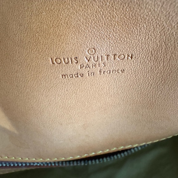 Louis Vuitton Monogram Bucket Tote GM with Pouch - Picture 14 of 16